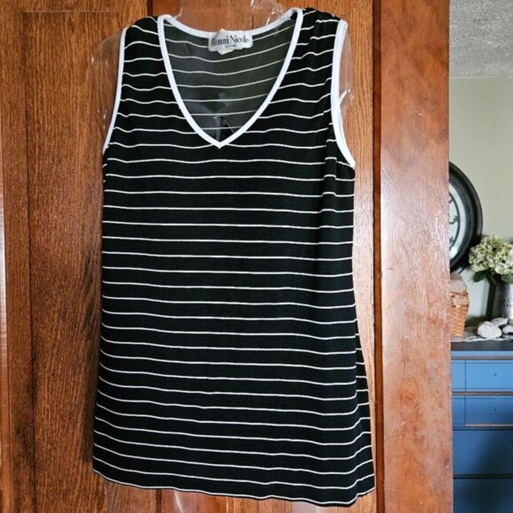 Ronni Nicole Women's Size 10 | Black & White Striped Sleeveless‎ Tank Top Tank